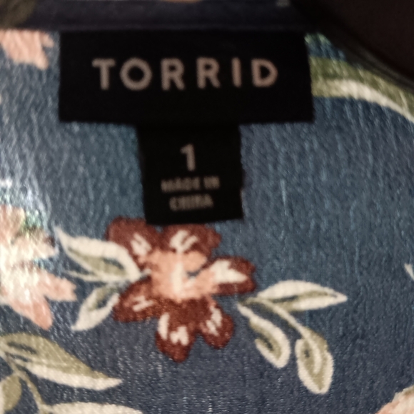 Torrid Floral Navy Blouse Size 1 - Picture 2 of 4